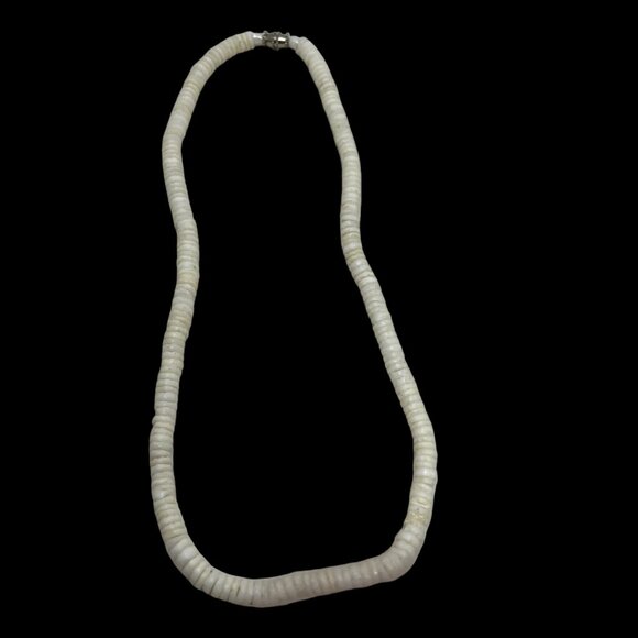 Vintage Shell Necklaces Lot of Three White‎ Chips Barrel Clasps - Picture 7 of 9